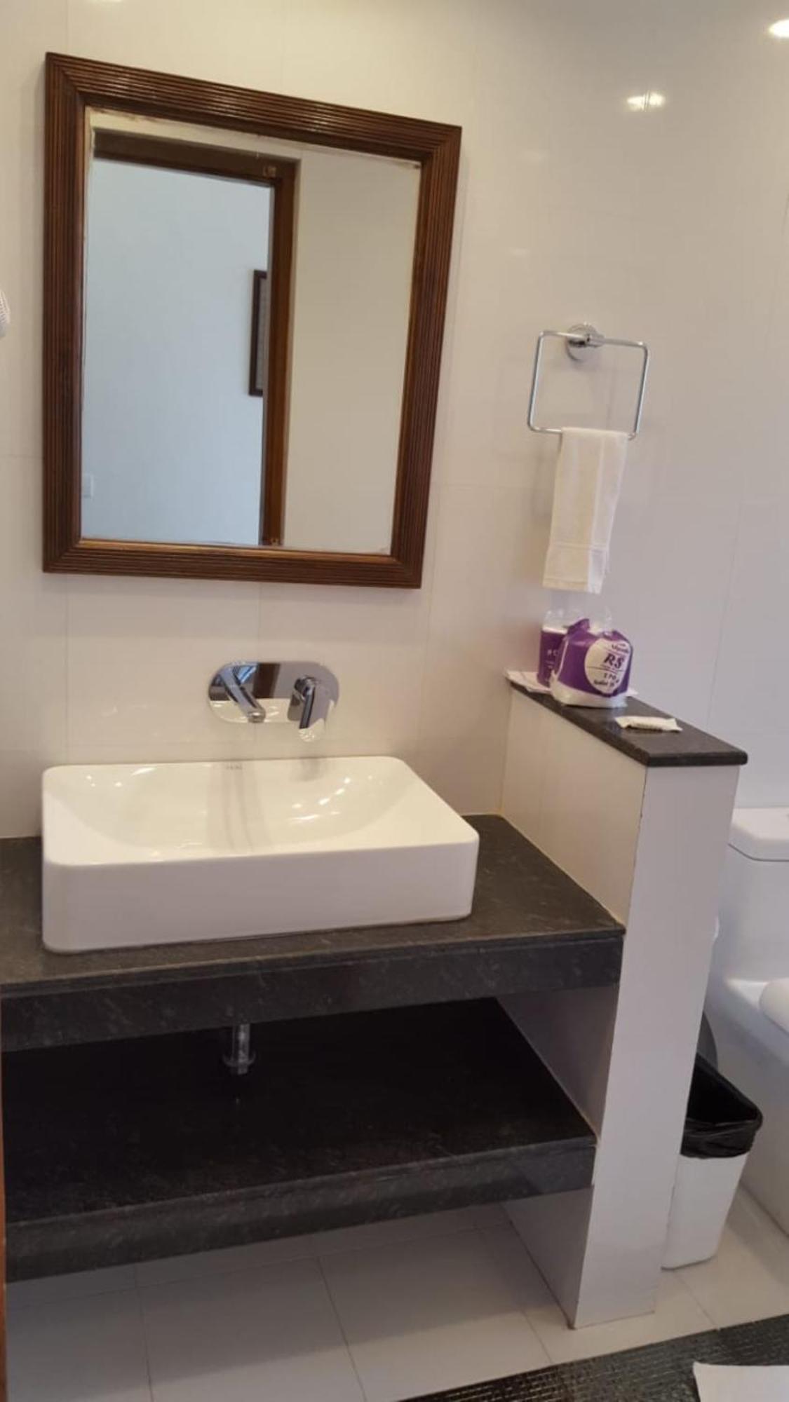באג'ה 2 Bedroom Apartment In Resort On Candolim Beach מראה חיצוני תמונה